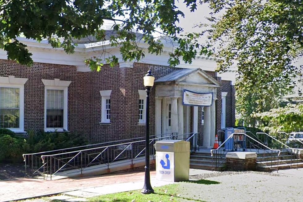 Haddonfield, NJ library’s drag queen story time attracts critics