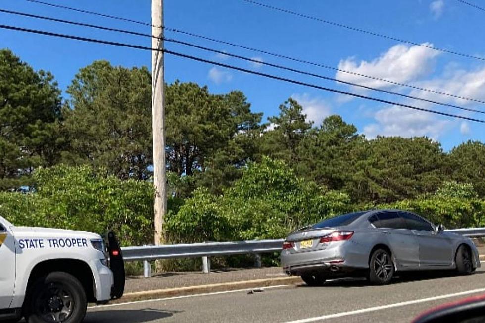 3 abandon stolen car on Garden State Parkway and run into woods, cops say