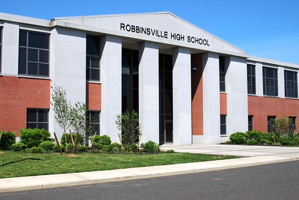 COVID outbreak forces Robbinsville, NJ, school to go all remote