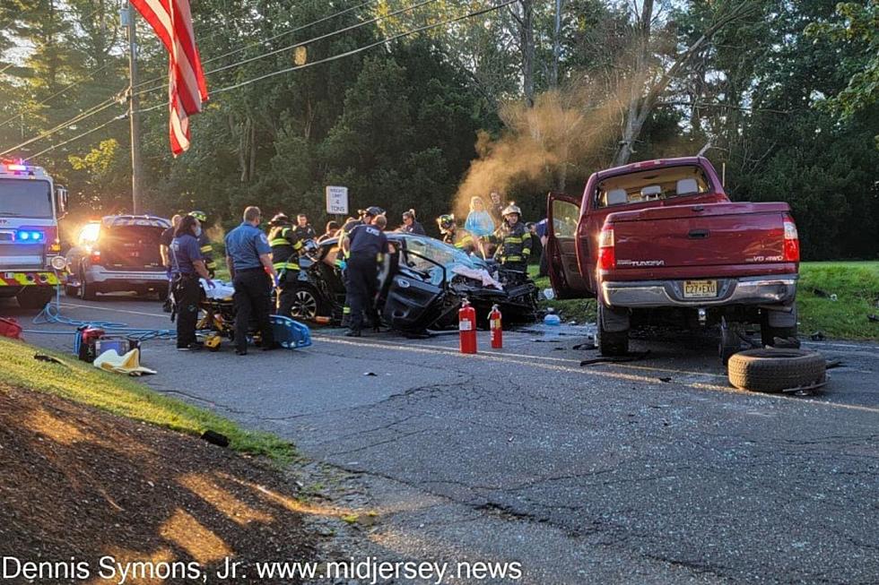 4 high school students from Allentown, NJ seriously injured in crash