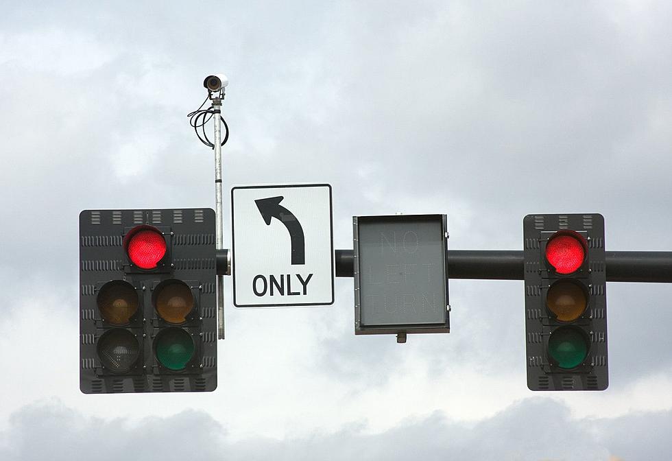 Traffic light in NJ stuck on red? Try this trick to make it green