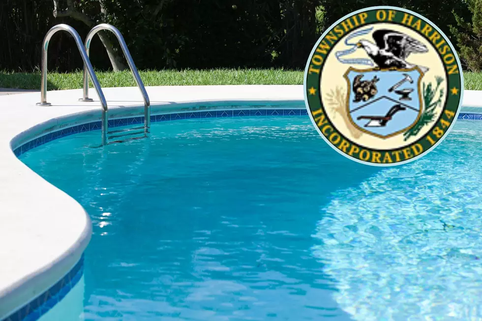 Backyard pool tragedy in NJ: Toddler drowns, 4-year-old critical