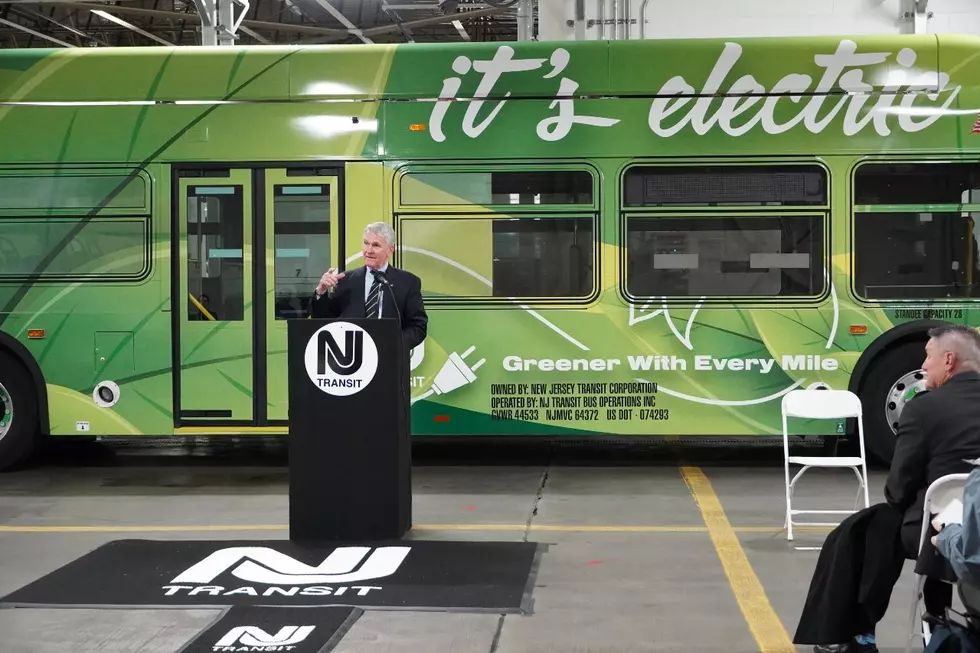 NJ Transit introduces its first bus that runs on battery