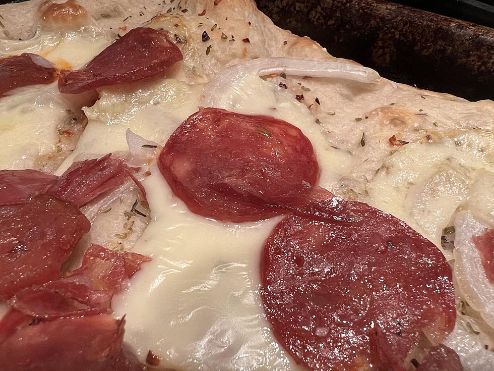 How to make homemade pizza with leftover mixed meats