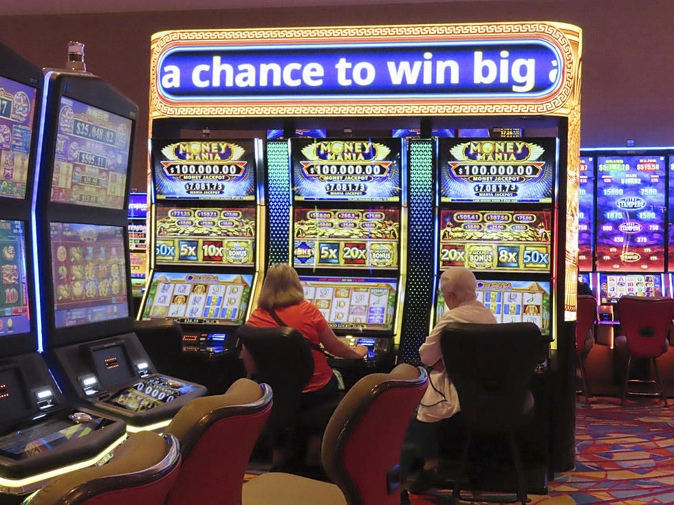 Atlantic City, NJ casinos see big profit drop