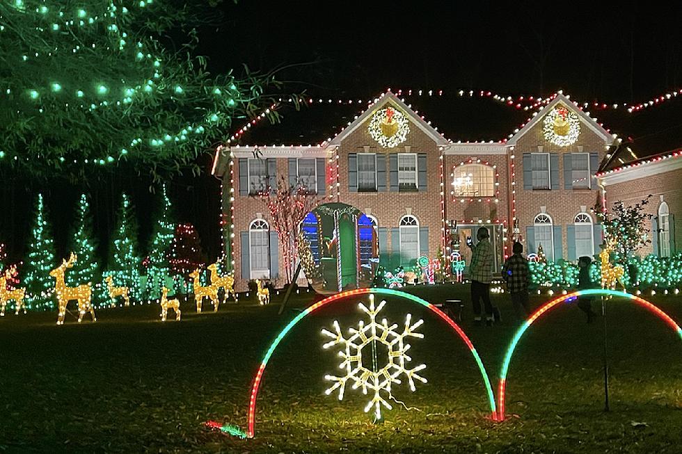 These spectacular holiday lights in Freehold, NJ are a must-see