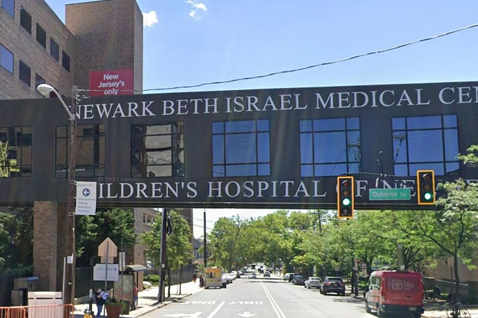 Two nurses, medical resident stabbed at Newark, NJ hospital