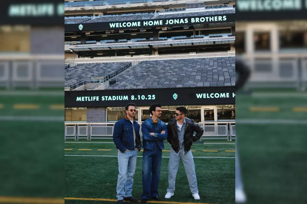 Jonas Brothers hold hometown concert in NJ to celebrate 20 years