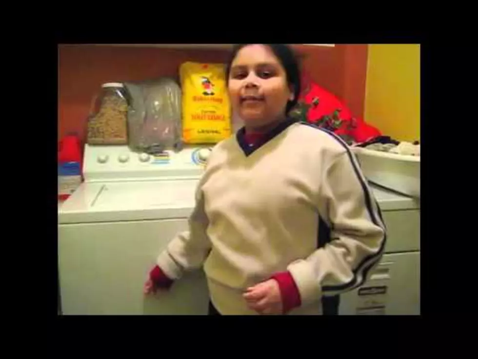 &#8216;Cute Kid&#8217; of the Day Play Law &#038; Orden Theme on Washing Machine [VIDEO]