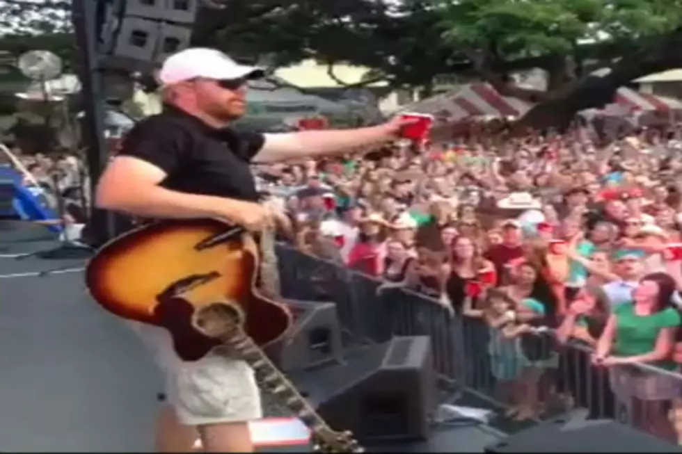 Watch Toby Keith Perform “Red Solo Cup” With The Troops