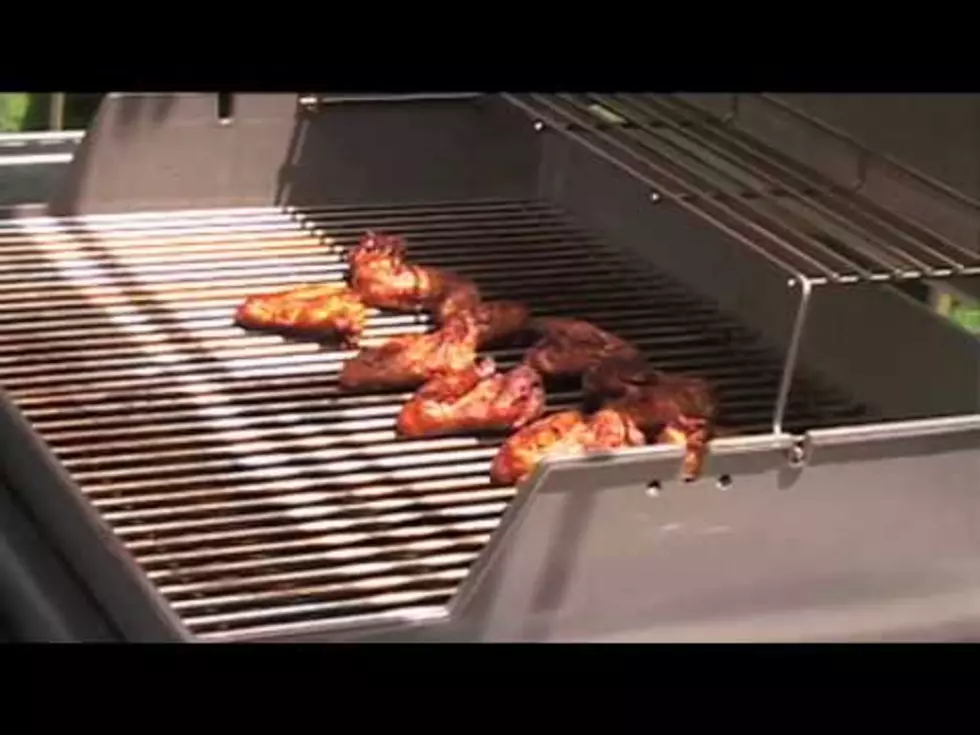 Grill Up Barbecue Hot Chicken Wings [VIDEO]