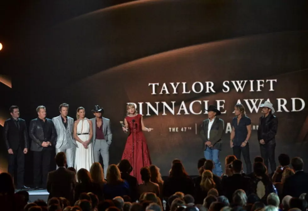 Mick Jagger, Julia Roberts, Ellen Join Country Stars to Honor Taylor Swift With Pinnacle Award at CMA Awards [VIDEO]