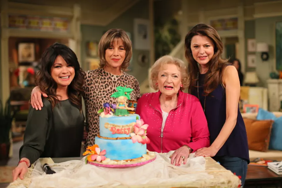 Betty White Celebrates 93rd Birthday With a Flash Mob [VIDEO]