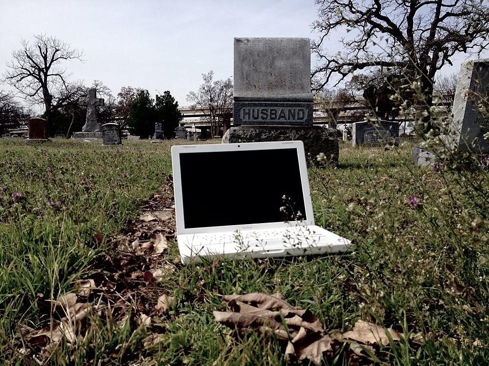 Haunted Apple Macbook Gets eBay Bids Over $5000