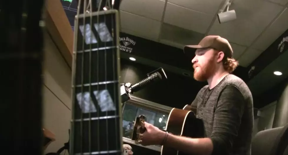 FrogFest Guest Eric Paslay Proves He Can Sing Anything with ‘Ain’t No Sunshine’ [VIDEO]