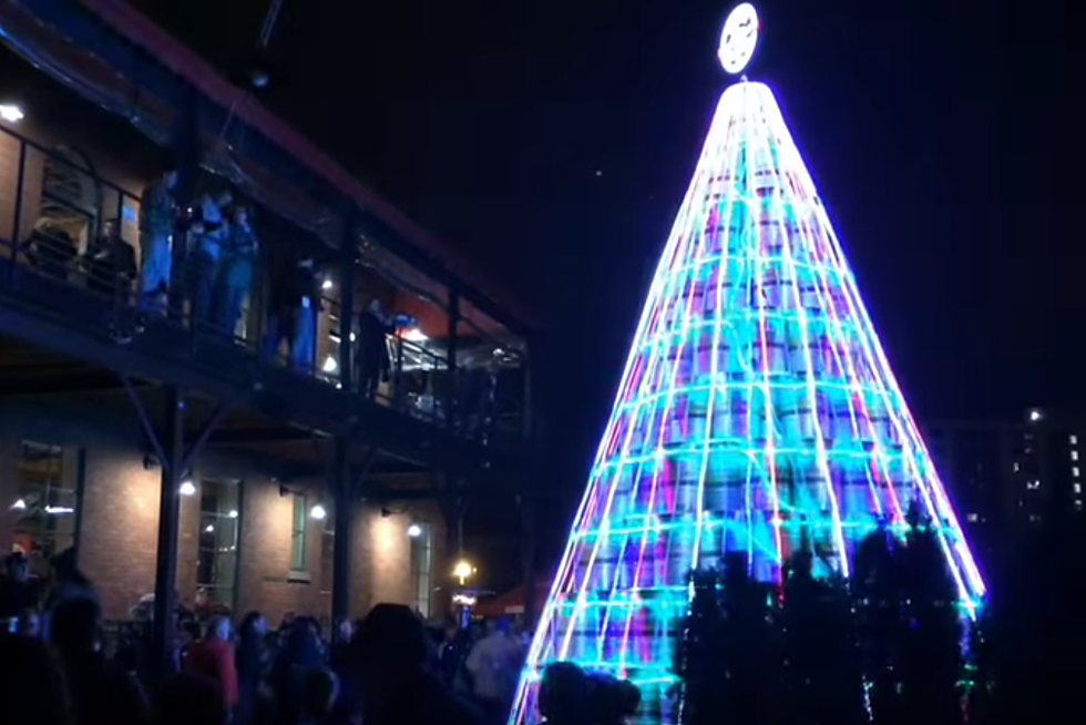 400 Kegs Of Christmas – Genesee Brewery Lights Annual ‘Keg Tree’