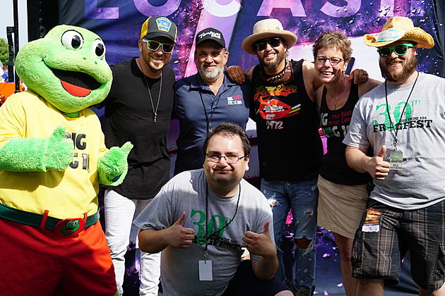 LOCASH Meets Fans at FrogFest 30