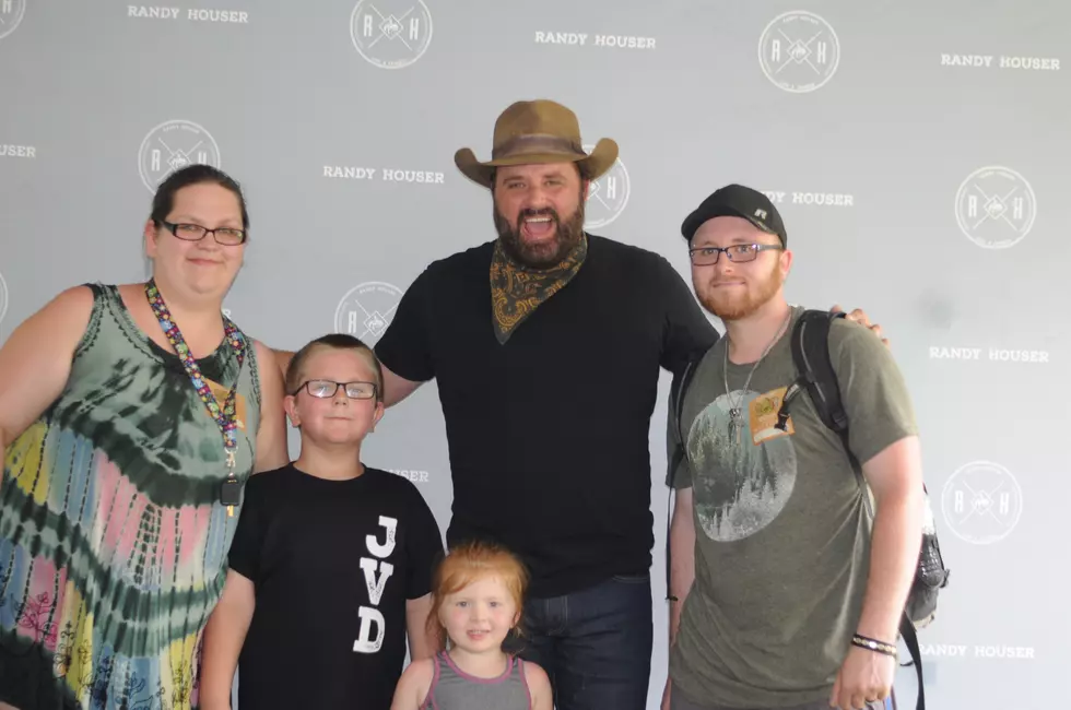 Randy Houser Meets with Fans at FrogFest