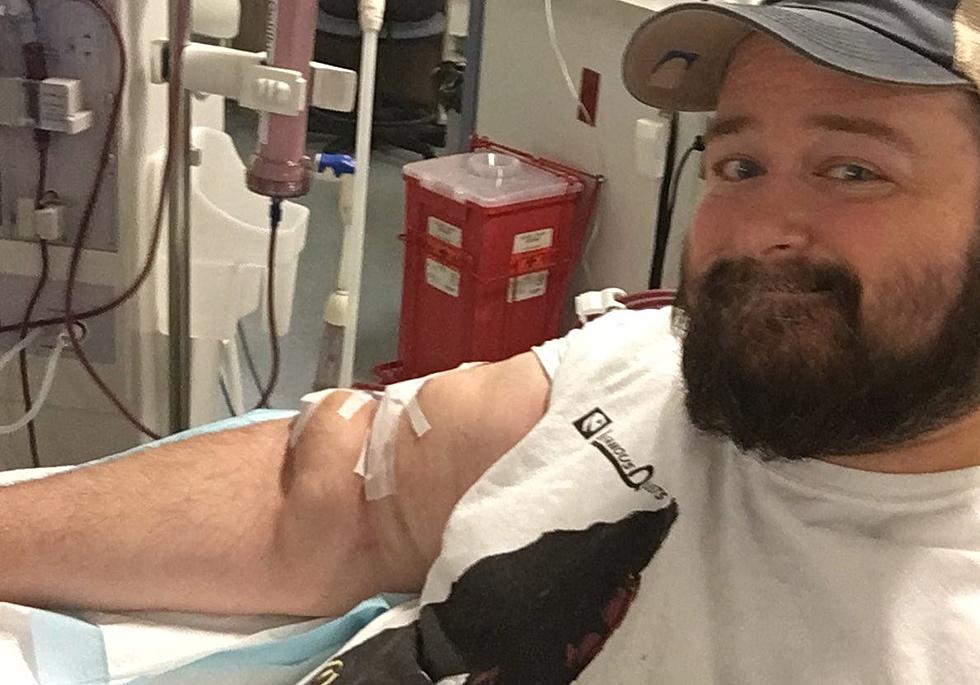 Nearly 100 Celebrities Lift Up Syracuse Man on Dialysis