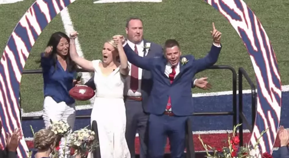 Bills Fans Get Married in First NFL Halftime Ceremony 