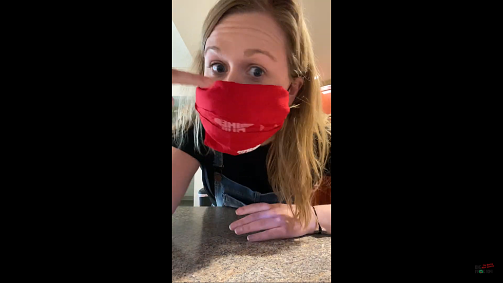 How to Make an Easy, No-Sew Mask in Less Than Three Minutes