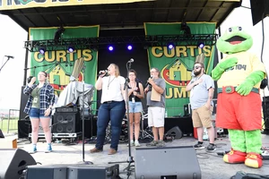 FrogFest 32 Kicks Off With Stirring National Anthem Rendition