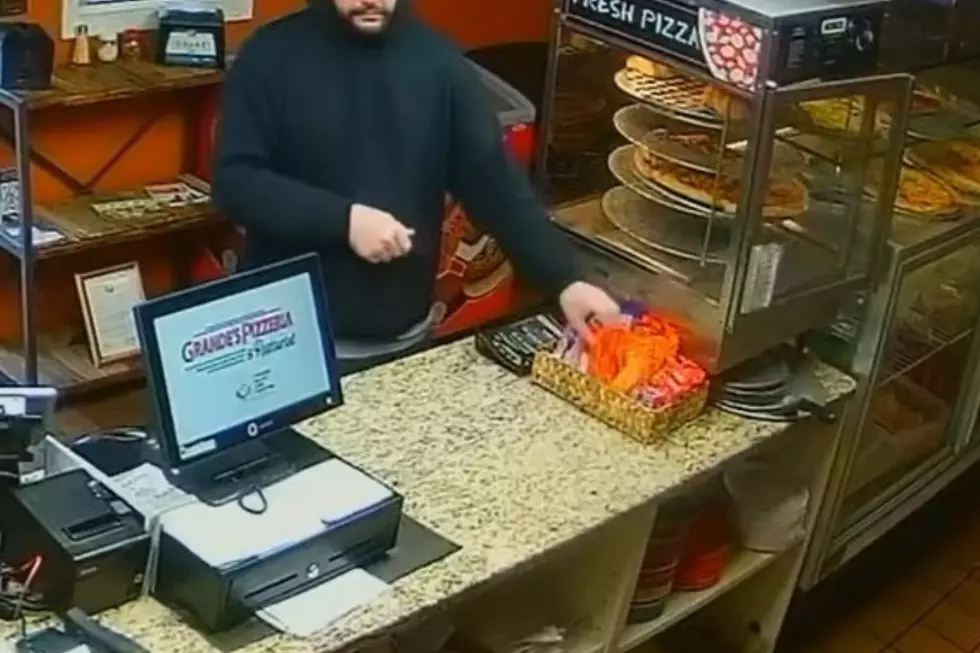 Dad of the Year Caught Stealing in Front of Son at New York Pizzeria