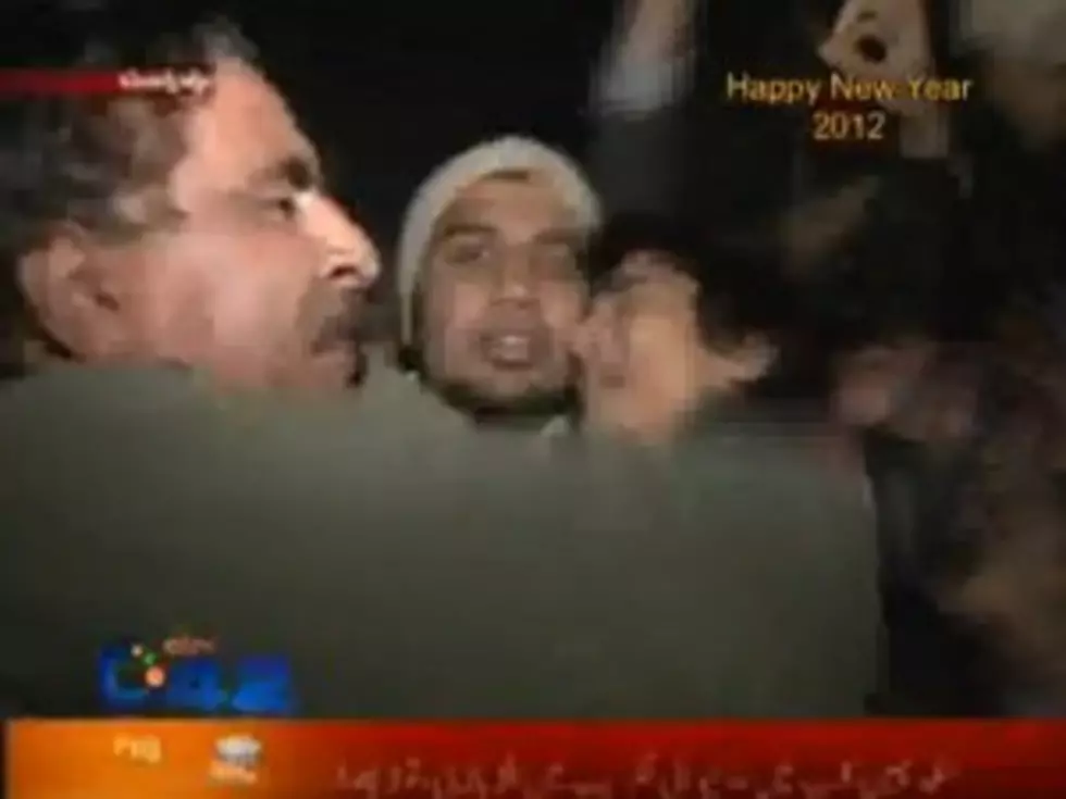 Pakistani TV Reporter Punches New Year&#8217;s Eve Drunk on Live TV [VIDEO]