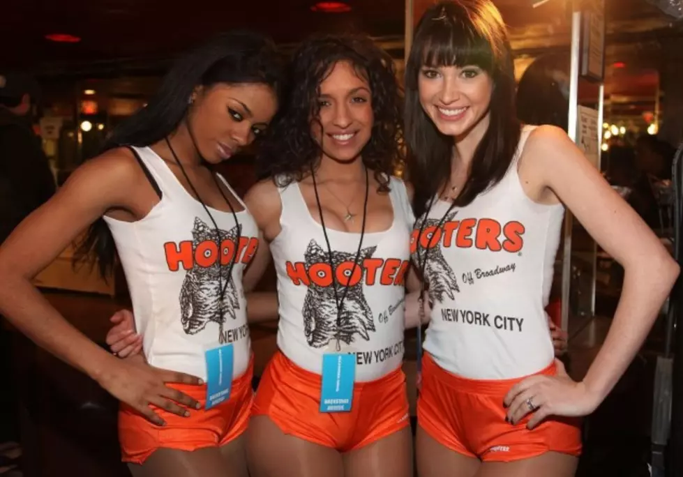 80-Year-Old Denied Service at Hooters Because He Didn&#8217;t Have His ID