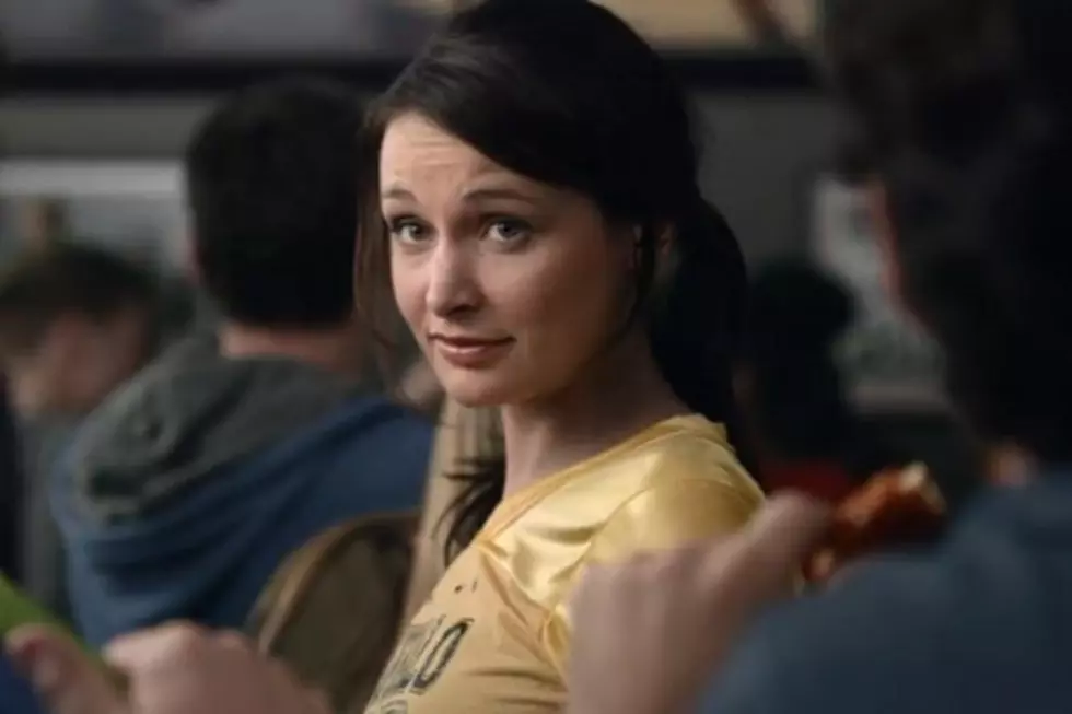 Who is the Hot Girl in Buffalo Wild Wings ‘Slo Mo’ Commercial?