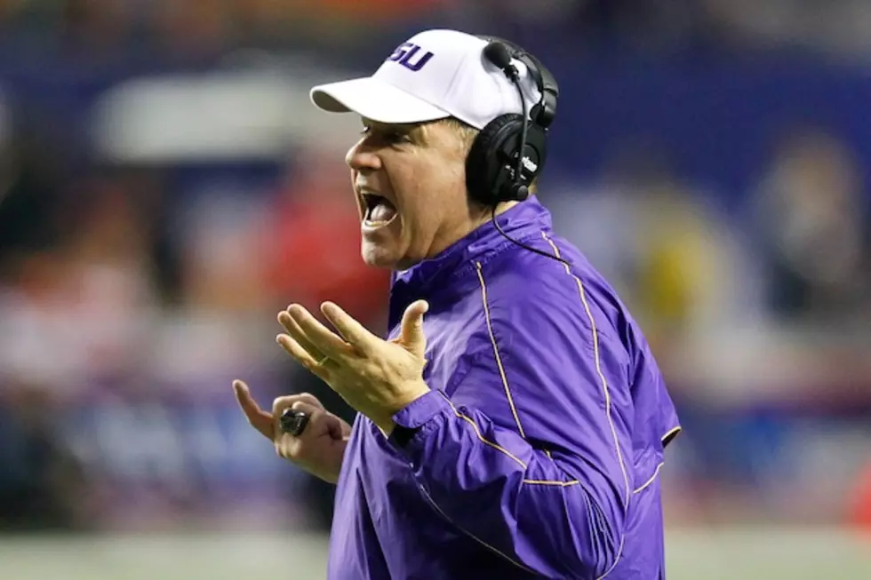 Les Miles Had a Lengthy Conversation With Himself on Twitter Last Night