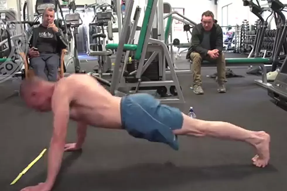 Super Fit Man Sets Record With 2,200 Push-Ups in an Hour