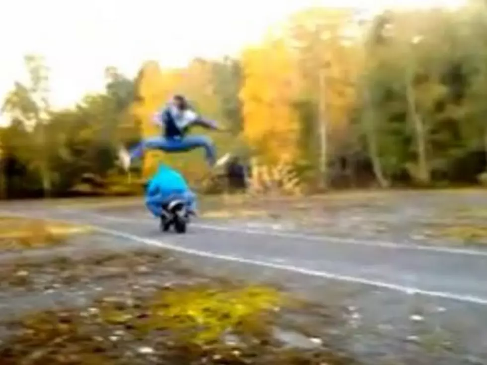 Guy Leaps Speeding Minibike in Single Bound [VIDEO]