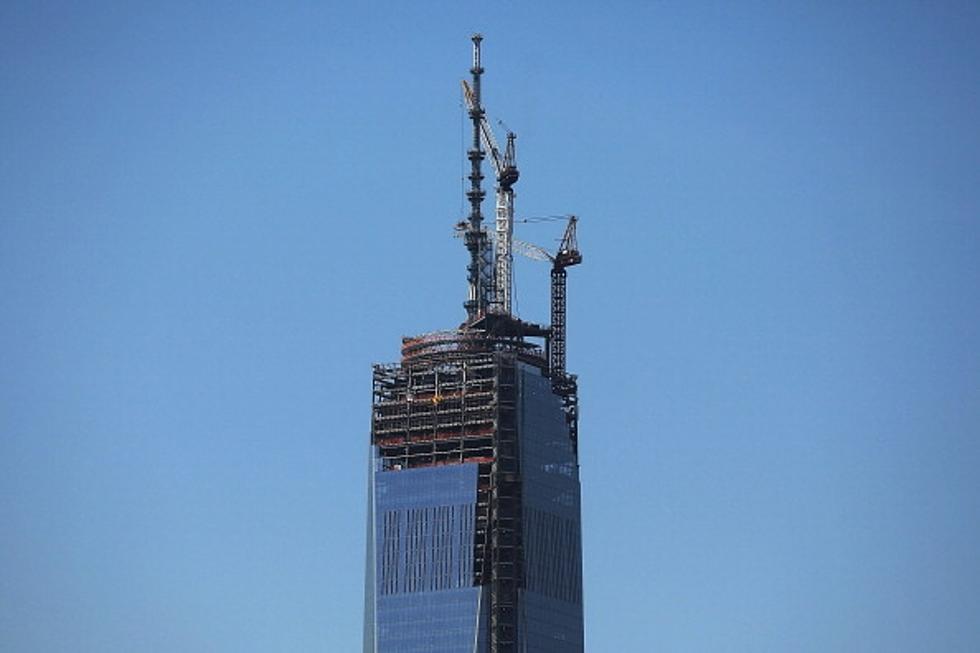 Spire Raised to Top of Freedom Tower in NYC