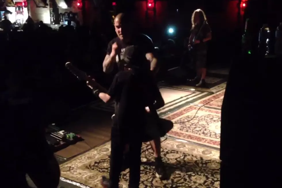 Philip Anselmo Performs ‘Walk’ with Cancer-Stricken Fan ‘Kid’ Peyton Arens [VIDEO]