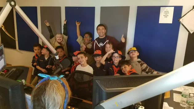 Cub Scouts Hanging Out in The Hawk&#8217;s Nest [VIDEO]