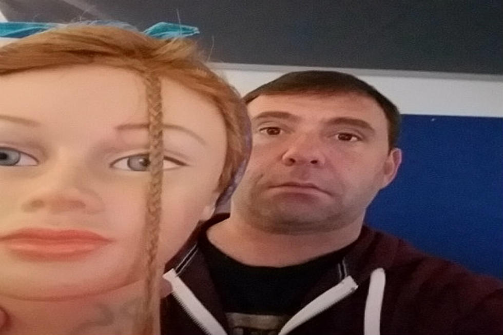 Watch What Happens When You “Face-Swap” with a Mannequin