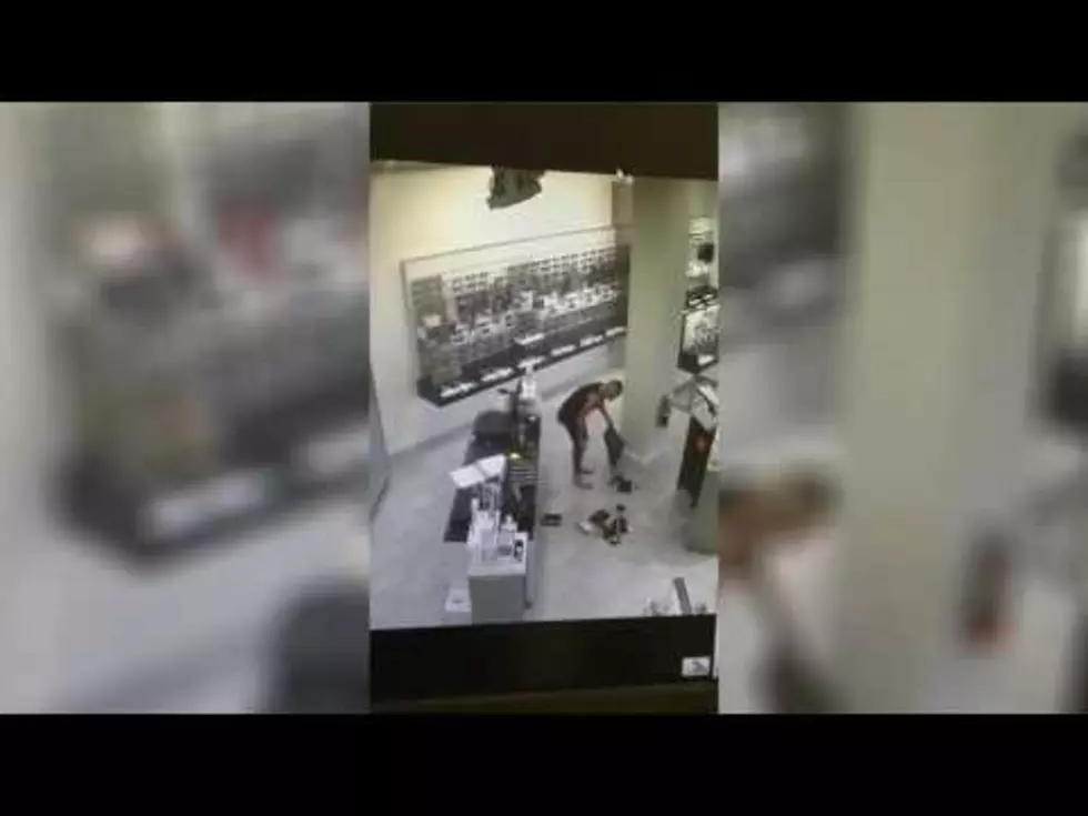 E-Cigarette Explodes in Woman’s Bag at NJ Mall [VIDEO]