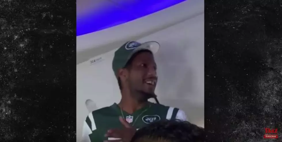 [WATCH] Jets Fan Arrested on Airplane Demanding to Use First-Class Bathroom