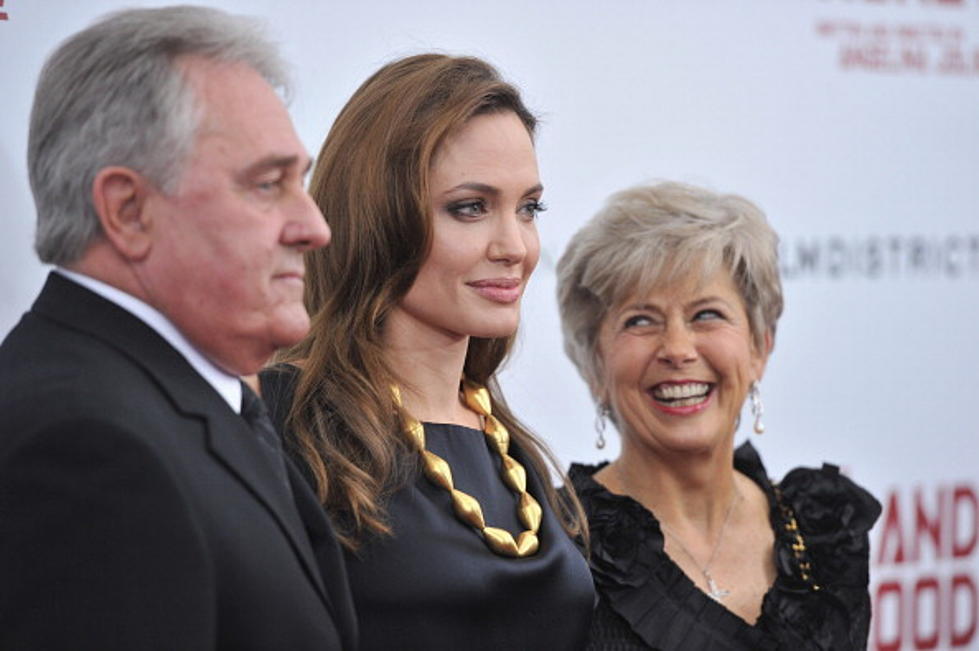 What Do Brad&#8217;s Parents Think of Angelina?