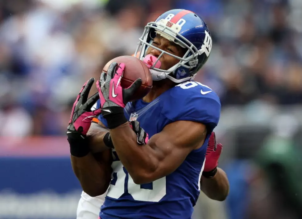 NY Giants&#8217; Victor Cruz Makes A Difference, Visits Family Of Newtown Victim