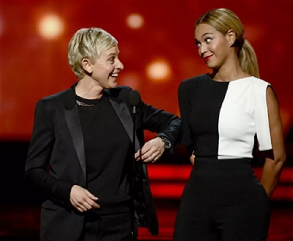 Ellen Gets a Good Look at Katy Perry at the Grammys [PHOTO]