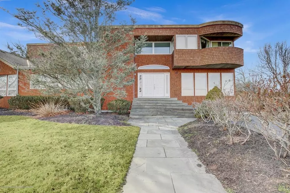 This tacky $6.5M Deal home hasn’t been updated since the ’80s and it shows