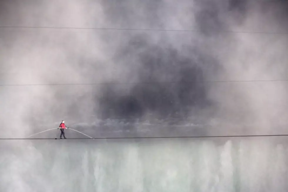 Wallenda Makes It Across Niagara Falls [VIDEO]