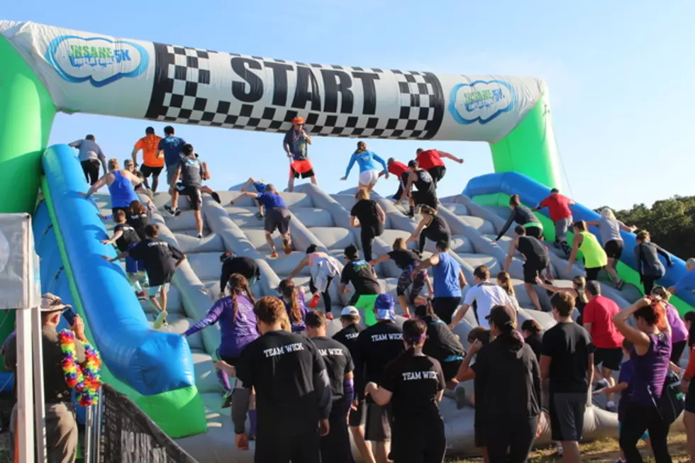 The Insane Inflatable 5K Returns To Six Flags Great Adventure