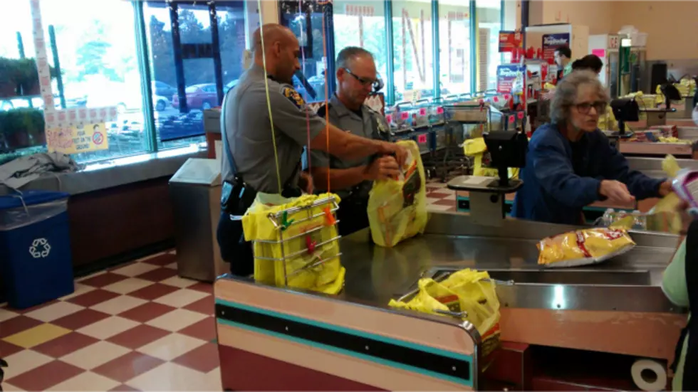 Manchester Township councilmen and police &#8220;Help Bag Hunger&#8221;
