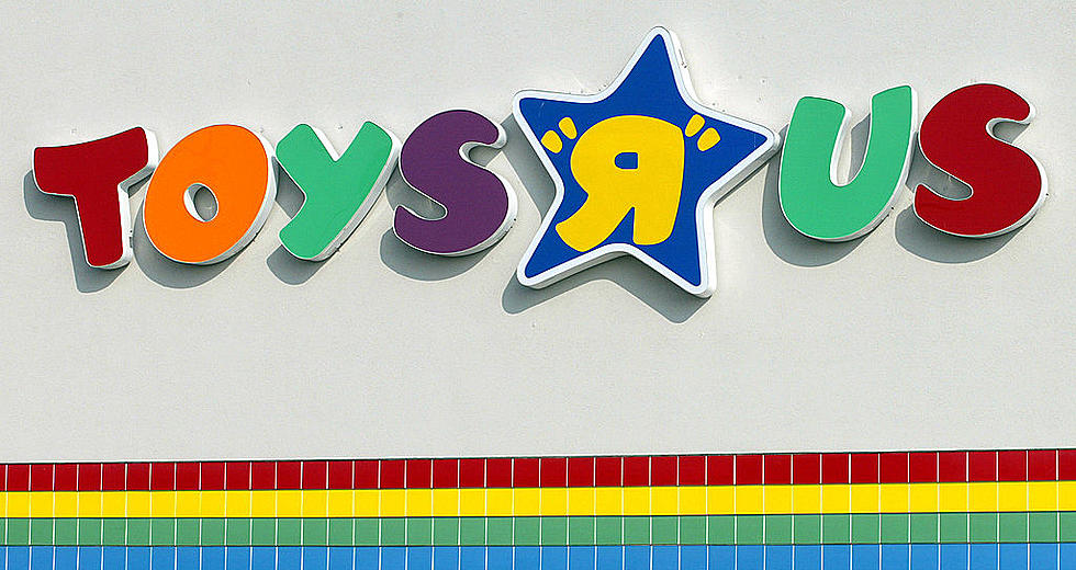 Toys “R” Us is Coming Back for the Holidays!