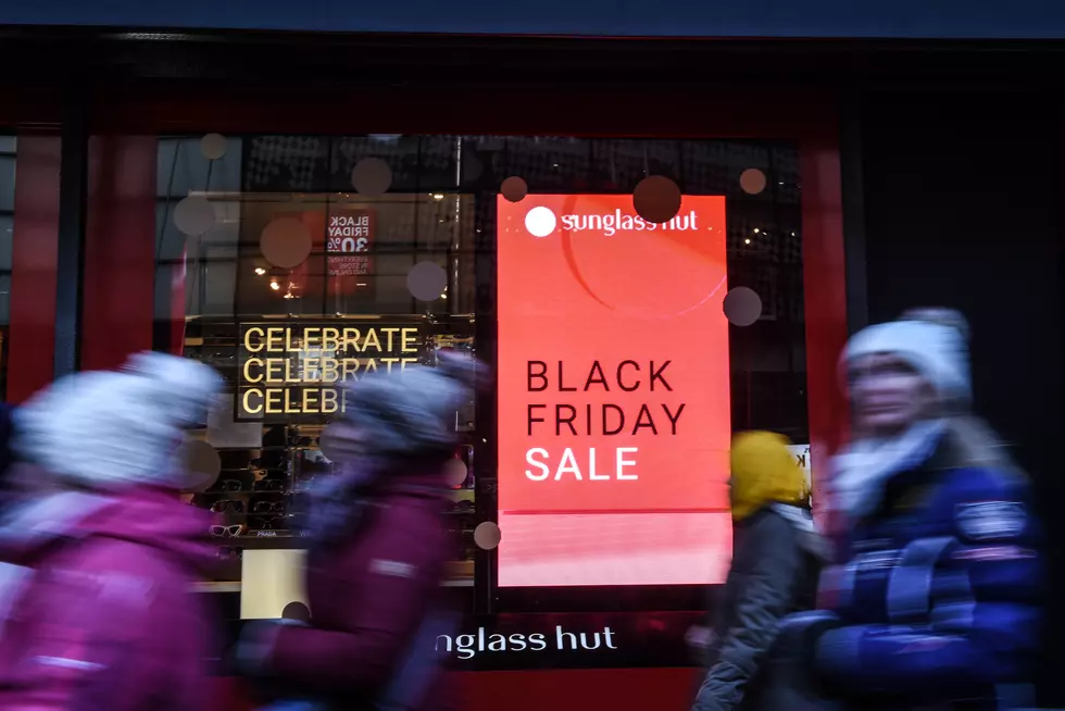 Here’s How Much People Spend On Black Friday Season Shopping