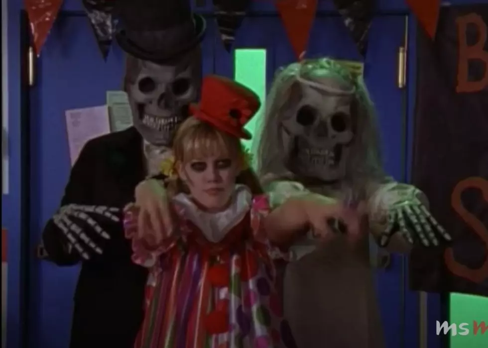 5 Totally Bingeable 90s-00s Halloween Episodes