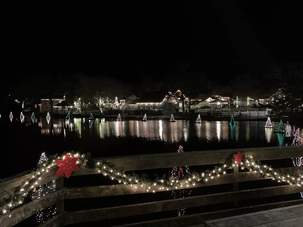 Amazing Dancing Christmas Light Show in Historic Smithville, New Jersey